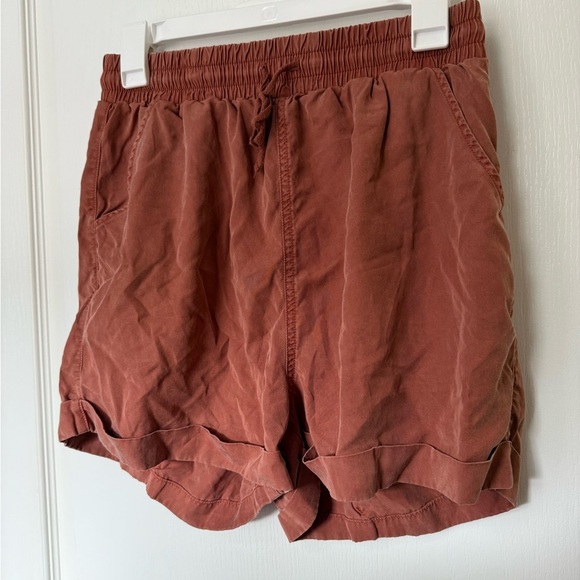 Universal Thread Warm Brown Shorts - Picture 4 of 7
